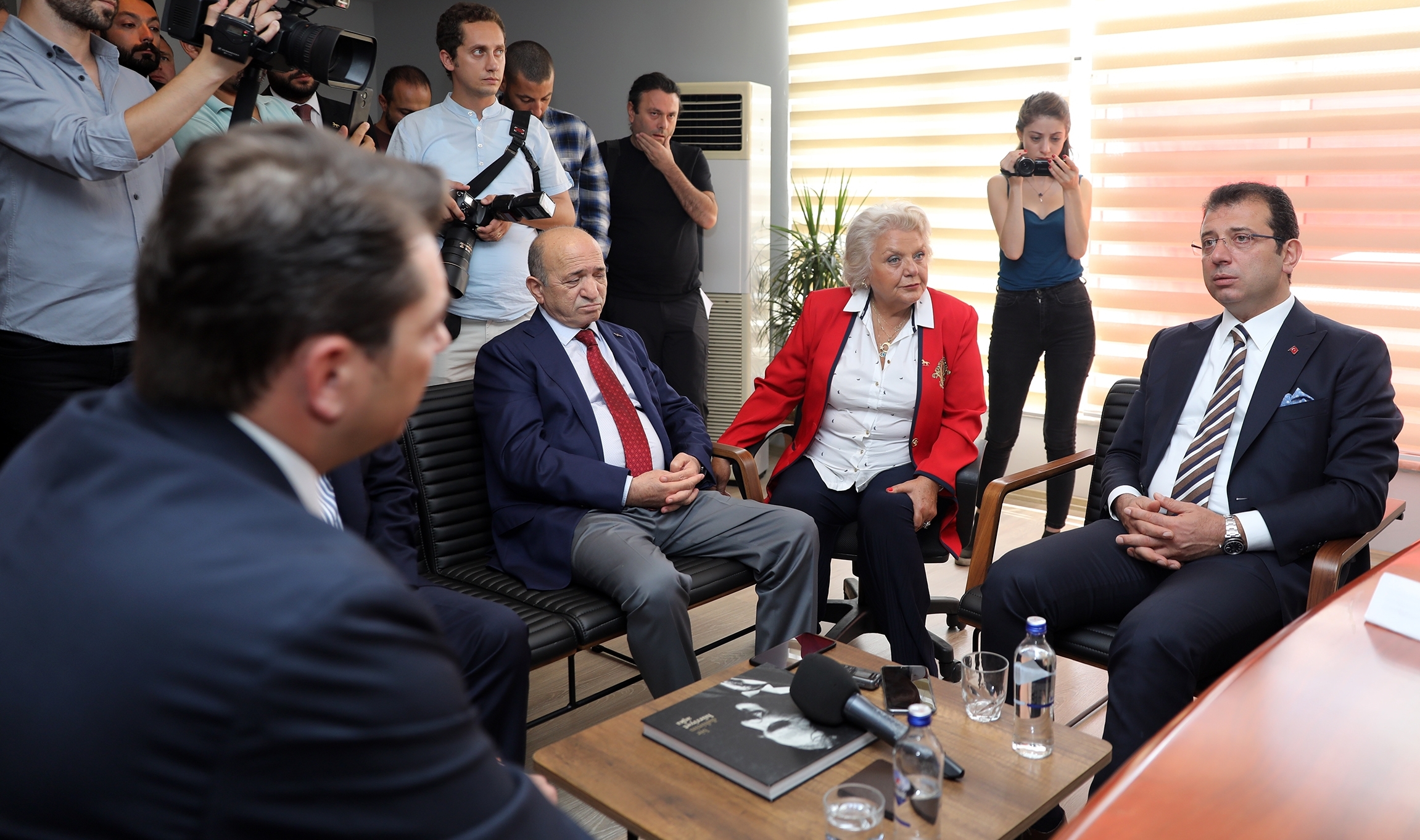 BAŞKAN İMAMOĞLU SİYASİ PARTİ ZİYARETLERİNE DEVAM ETTİ