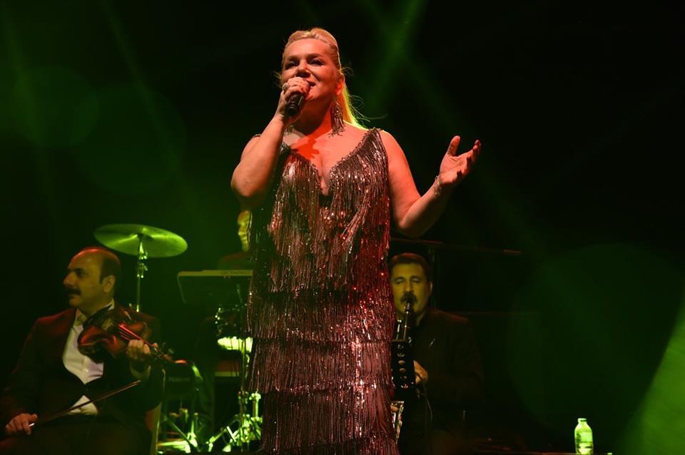 CHP’Lİ BELEDİYELERİN FARKI TÜRK SANAT MÜZİĞİNİN GÜZEL ESERLERİ BİLECİK’TE SESLENDİRİLDİ