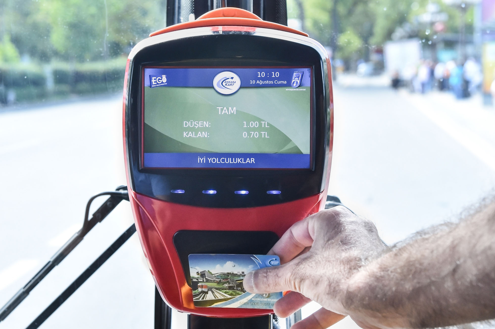 Mavi otobüslerde artık Ankarakart dönemi başladı