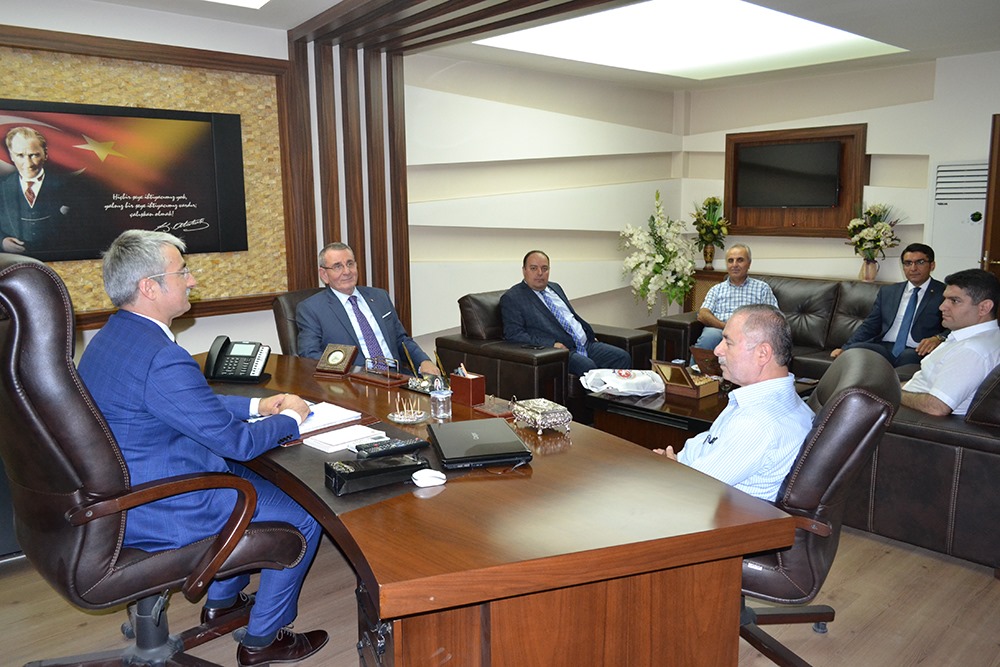 TOBB YÖNETİM KURULU BAŞKAN YARDIMCISI SALİH ZEKİ MURZİOĞLU İLE ZİLE BELEDİYE BAŞKANI ŞÜKRÜ SARGINA ZİYARET