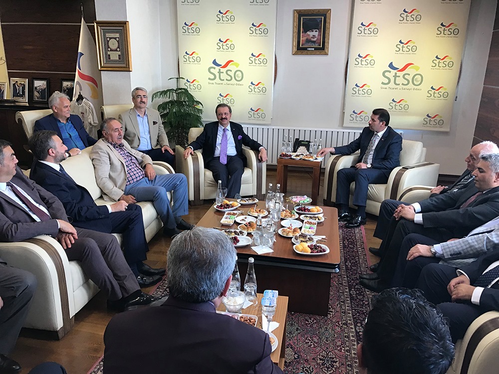 SİVAS’A DEĞER KATANLAR ÖDÜLLENDİRİLMESİ İLE TARIMSAL ÜRÜNLER ANALİZ LABORATUVARI TÖRENLE AÇILDI