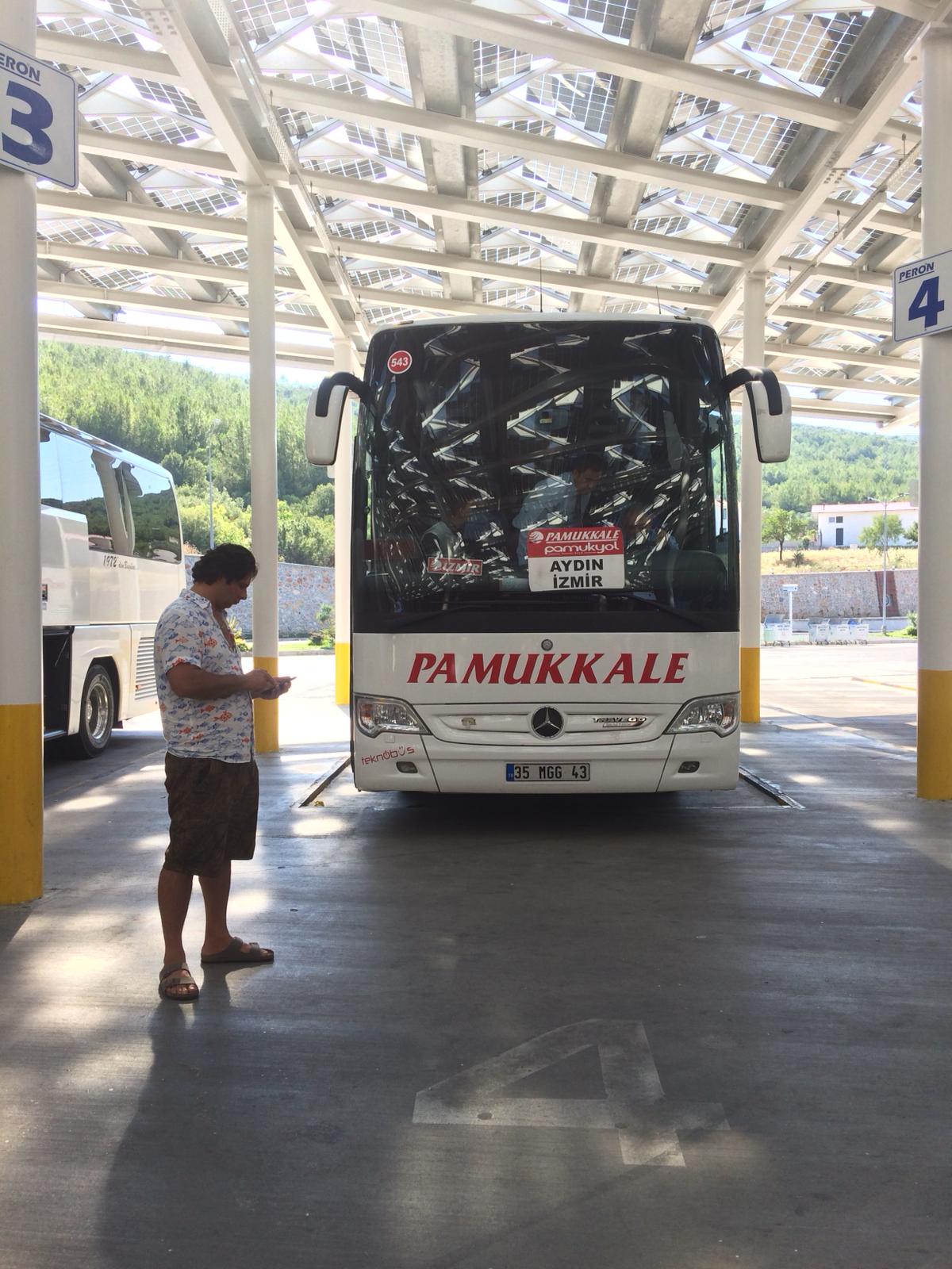 Pamukkale otobüs firması muavini yolculara söylediği sözler olay oldu “Daha fazla para verseydiniz lüks araçla gitseydiniz”