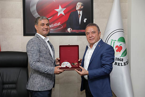 Başkan Böcek Elmalı’da      ‘Leb demeden leblebiyi anlıyoruz’