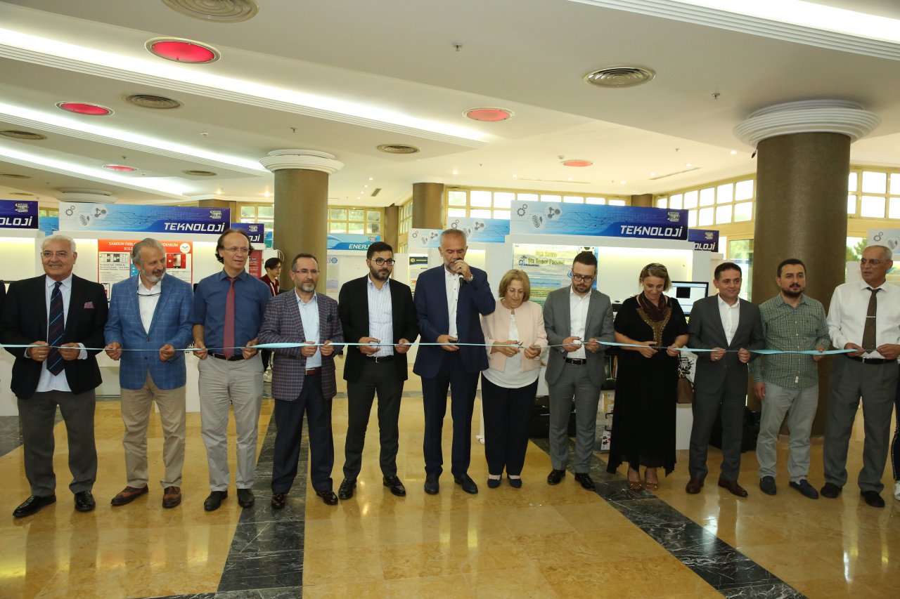 Çekmeköy’de bilim olimpiyatında ilk 100’e giren Projeler tanıtıldı