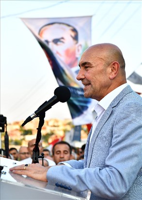 Tunç Soyer Eşit imkanlara sahip olduğu bir İzmir hayal ediyoruz