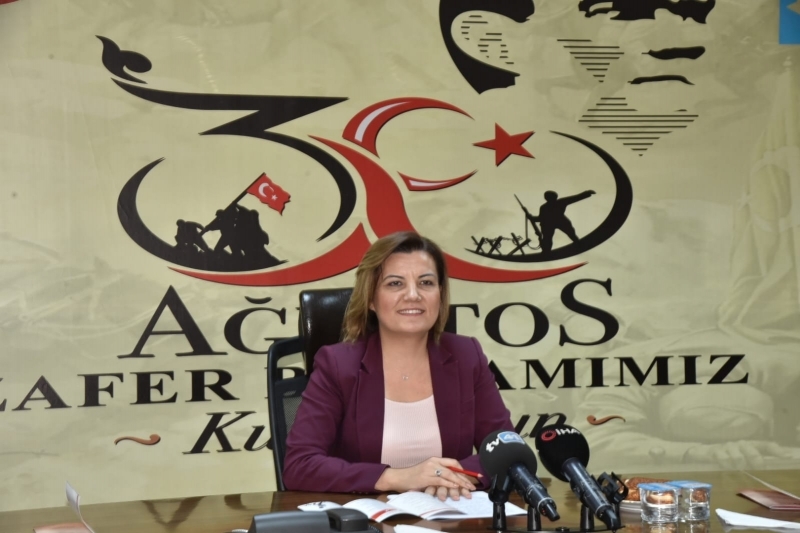 “GÜLÜMSE İZMİT BU ZAFER HEPİMİZİN”