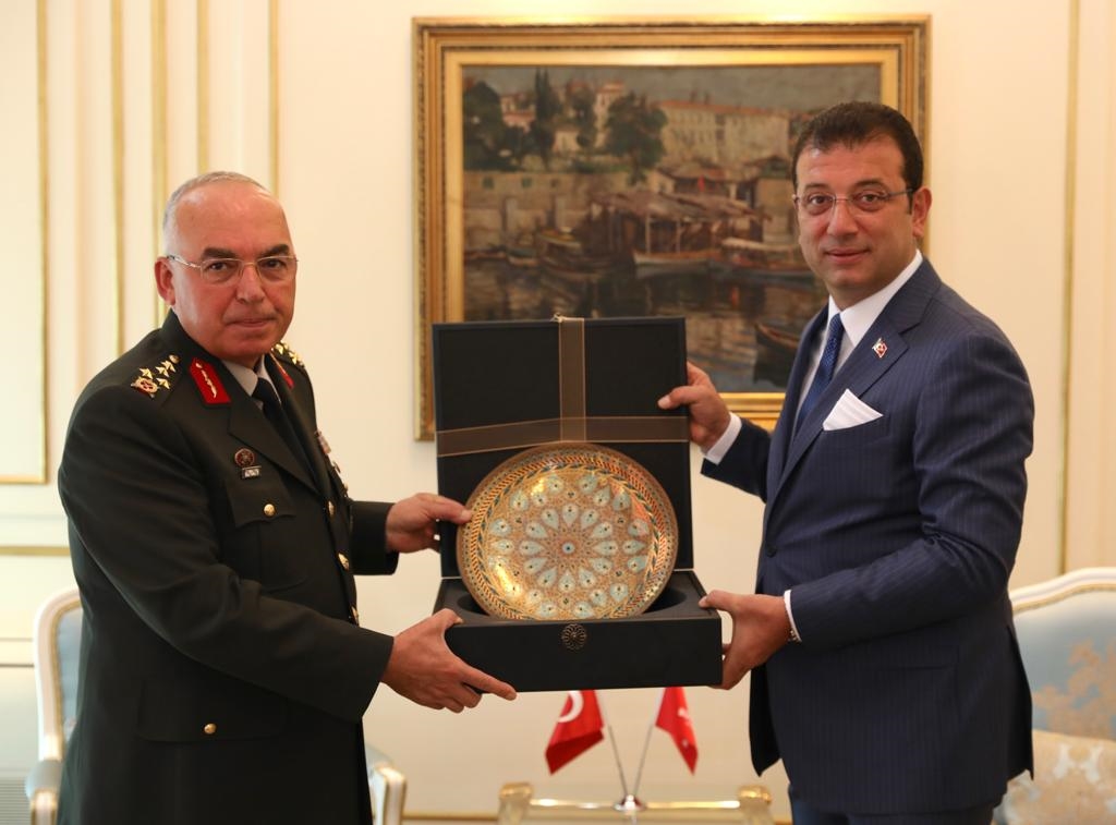 1’NCİ ORDU KOMUTANI’NDAN İBB BAŞKANI’NA TEBRİK ZİYARETİ