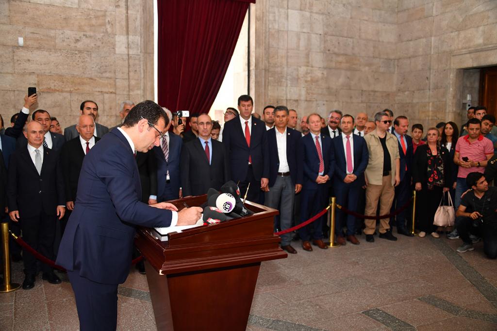 Ekrem İmamoğlu’ndan Gazetecilere Yönelik Tutuklama ve Ev Hapsi Kararlarına Tepki: “Nedir Bu Korku?”