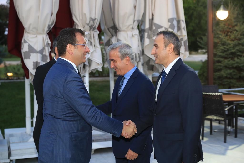 BAŞKAN İMAMOĞLU: “CHP’Lİ VE AK PARTİLİ BÜYÜKŞEHİR BELEDİYE BAŞKANLARI ORTAK KOMİSYON KURACAK”