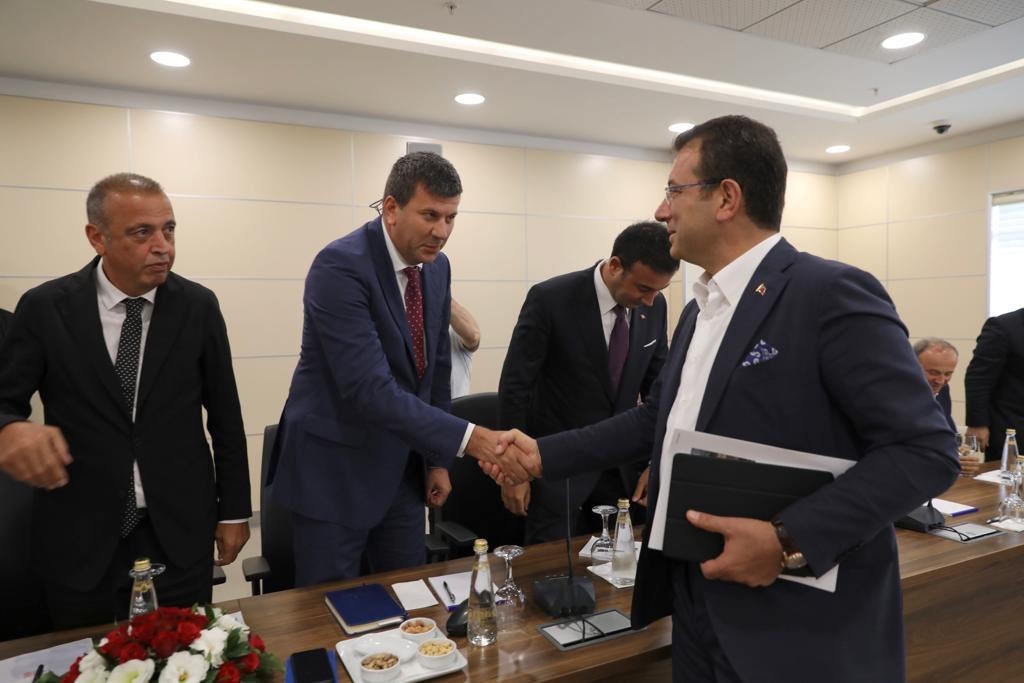 İETT YÖNETİCİLERİ, İMAMOĞLU’NUN TALİMATIYLA SAHAYA İNDİ