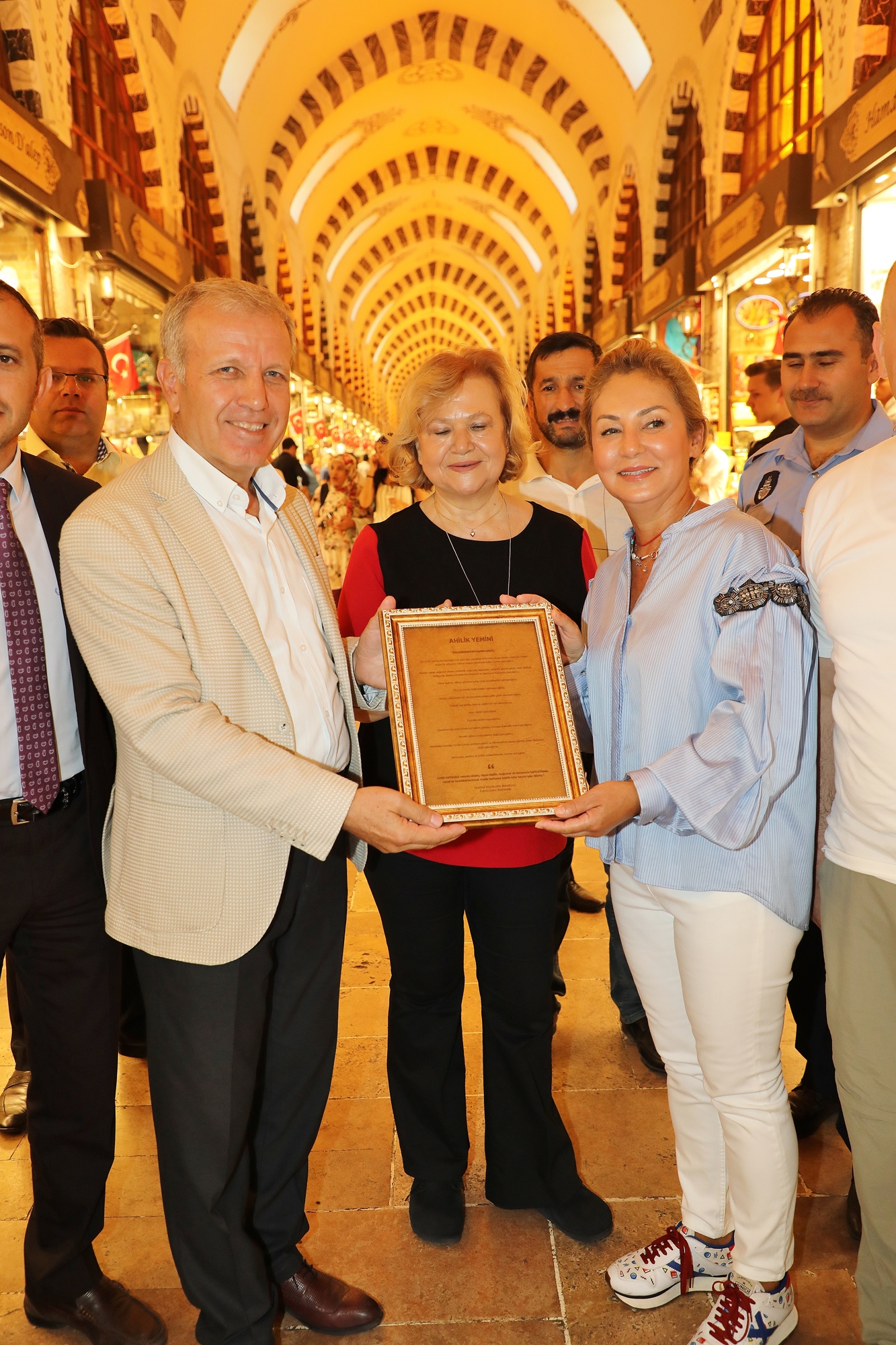 İBB, 32. AHİLİK HAFTASI KAPSAMINDA MISIR ÇARŞISI’NDAYDI
