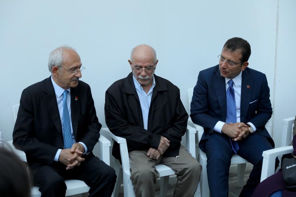 BAŞKAN İMAMOĞLU’NDAN YARALI İTFAİYE ERİNE ZİYARET: “İTFAİYE TEŞKİLATIMIZIN HEPSİ ÇOK KAHRAMAN”