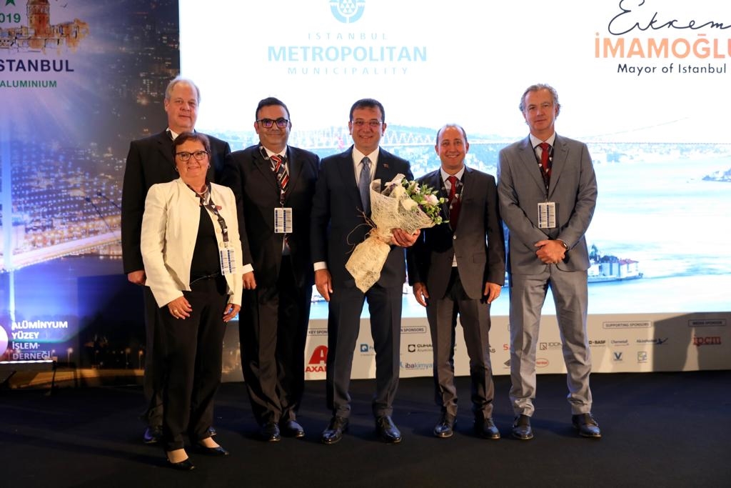 BAŞKAN İMAMOĞLU, YABANCI KONUKLARA SESLENDİ: “EVERYTHİNG WİLL BE ALLRİGHT!”