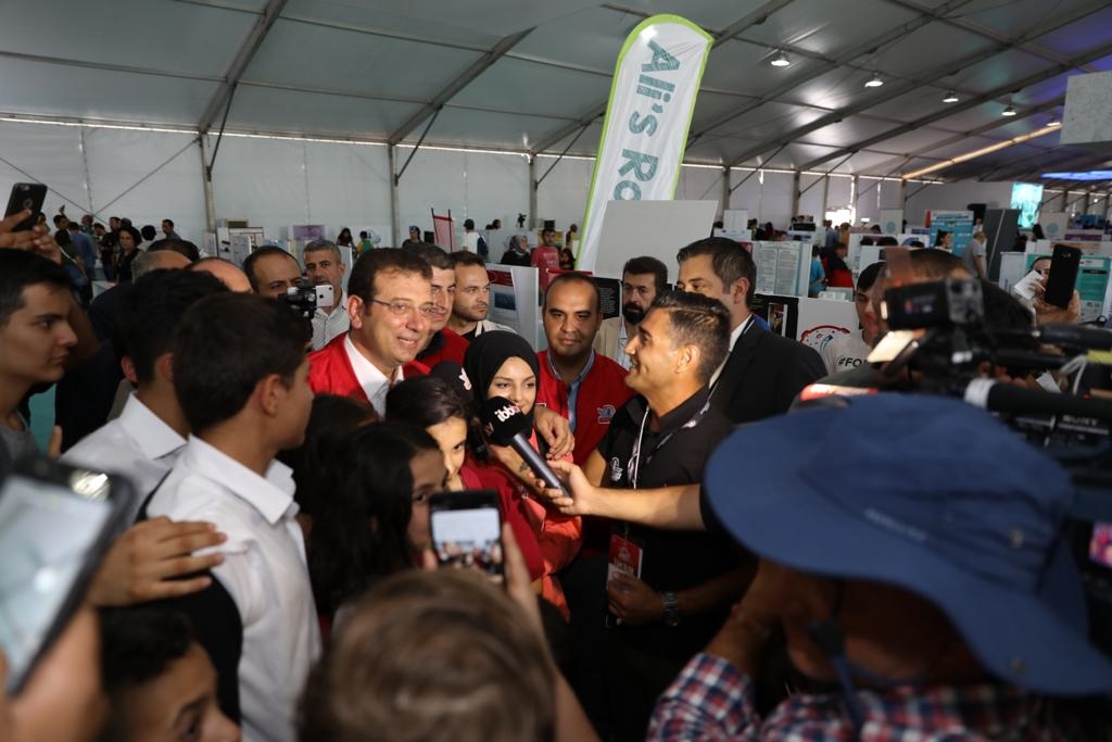 BAŞKAN İMAMOĞLU: “GENÇLERİN ZİHNİNİ AÇACAK HER ORTAMDA BULUNACAĞIZ”