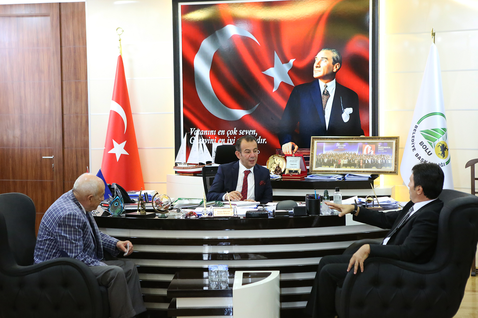 Huzurevi sakinlerinden Başkan Özcan’a ziyaret