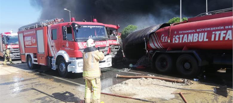 TUZLA’DAKİ FABRİKA YANGINI KONTROL ALTINA ALINDI