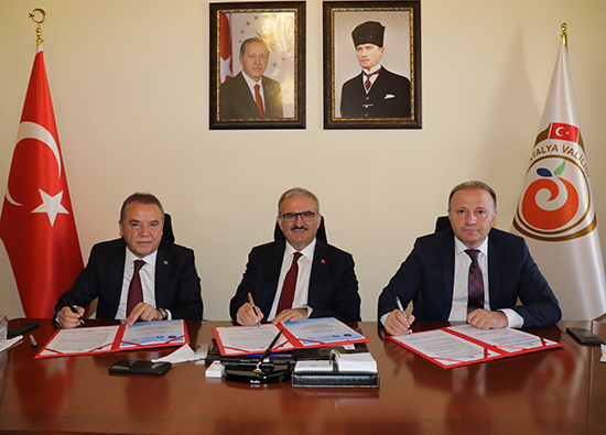 Tazelenme Üniversitesi öğrencileri kamu kuruluşu ve Büyükşehir Belediyesi’nde gönüllü hizmet yapacak 