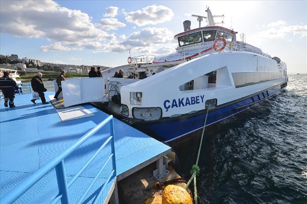 İzmir Büyükşehir Belediyesi 29 Ekim Cumhuriyet Bayramı’nda toplu taşımada ulaşım ücretlerinin 1 kuruş olmasını kararlaştırdı.