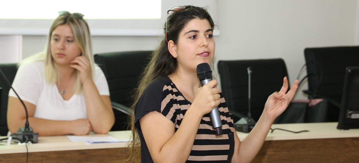 Hatay Büyükşehir Belediyesi staj yapan öğrencilere ‘İş Sağlığı ve Güvenliği’ eğitimi verdi.