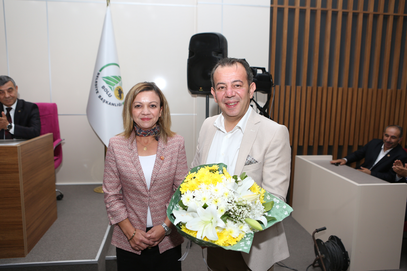 BOlu Belediye Başkanı Özcan Muhtarlar Günü Kutlama Komitesi’yle bir araya geldi