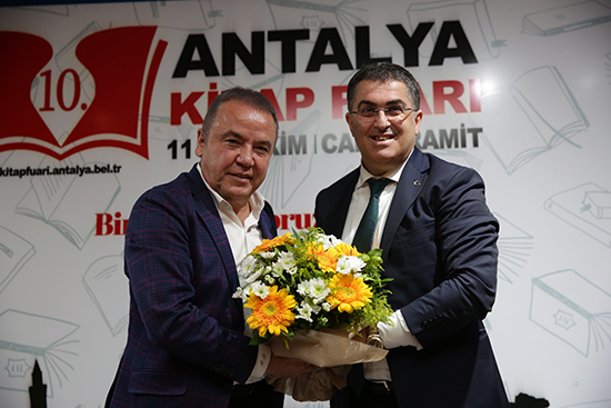 Antalya’da kitap günleri coşkusu sürüyor