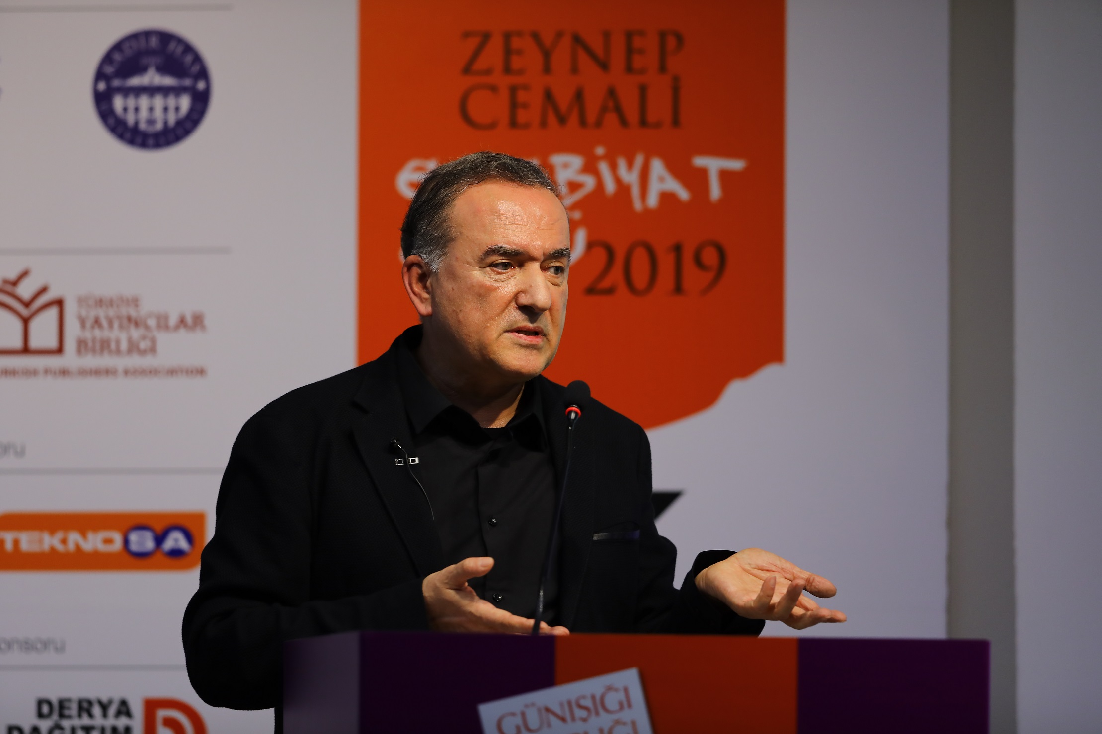 Edebiyat bir damıtma sanatıdır!