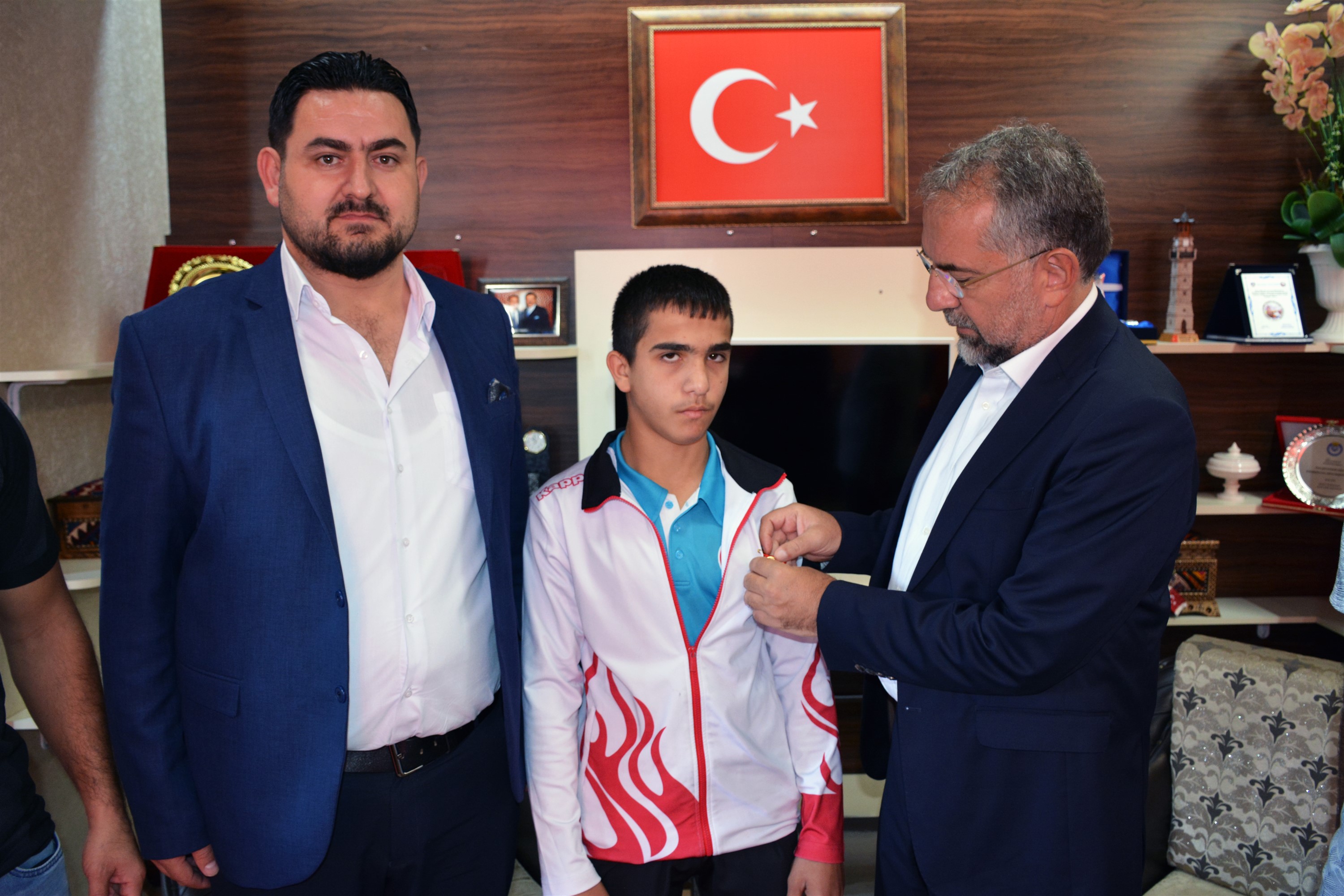 Balkan İkincisi Milli Güreşçimize Başkandan Altın