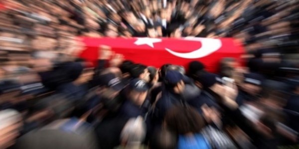 Kendisini ‘şehidin yakınıyım’ diye tanıtan kişiye milletvekili ‘ne yapabilirim’ karşılığını verdi.