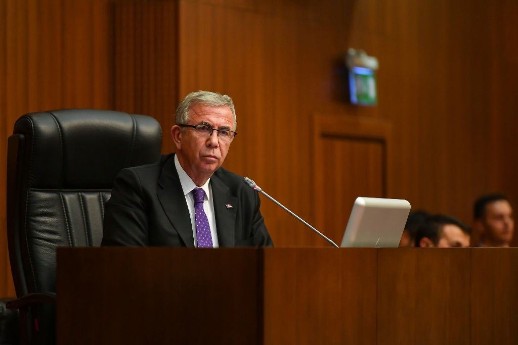 BAŞKAN YAVAŞ, İŞTEN ÇIKARMALARA YÖNELİK İDDİALARA YANIT VERDİ   