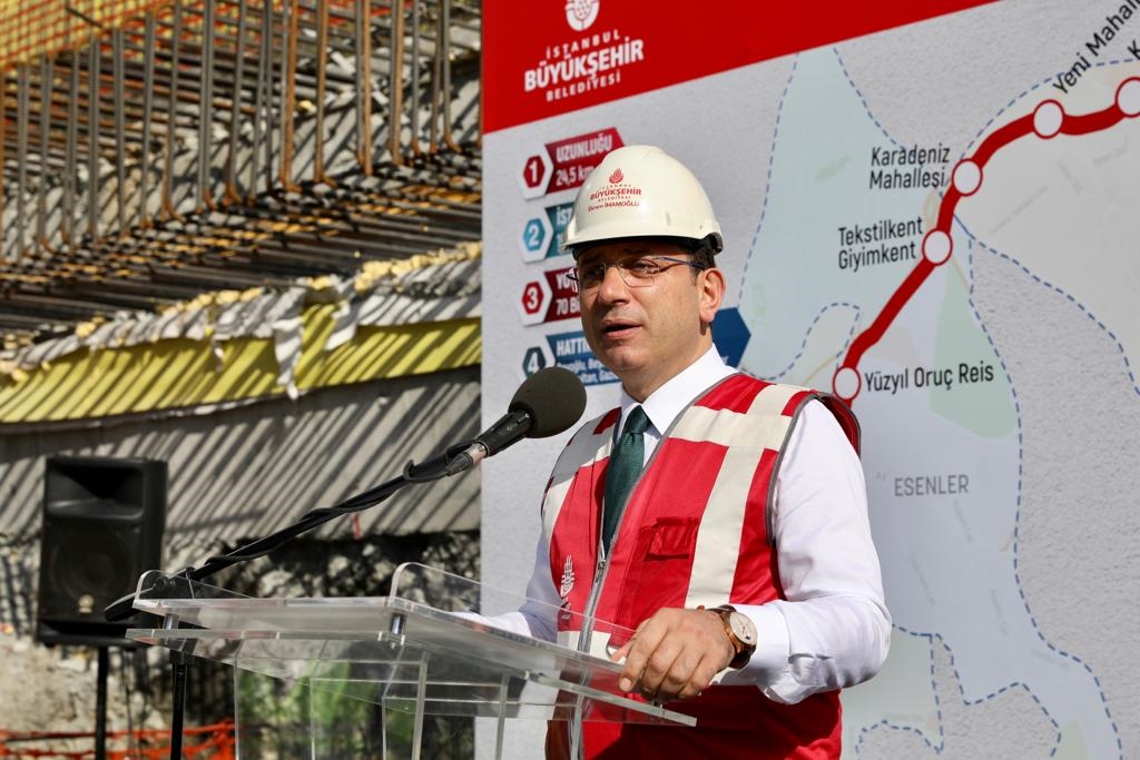 İMAMOĞLU’NDAN “AHMAK POLEMİĞİ”NE SON NOKTA: “BEN, BELEDİYE BAŞKANIYIM; İŞİME BAKARIM”