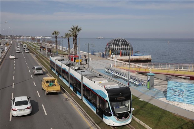 İzmir’de tramvay 50 milyon yolcu taşıdı