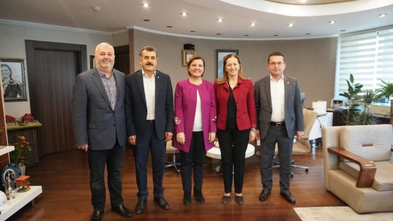 DİSK GENEL BAŞKANI ARZU ÇERKEZOĞLU’NDAN HÜRRİYET’E ZİYARET