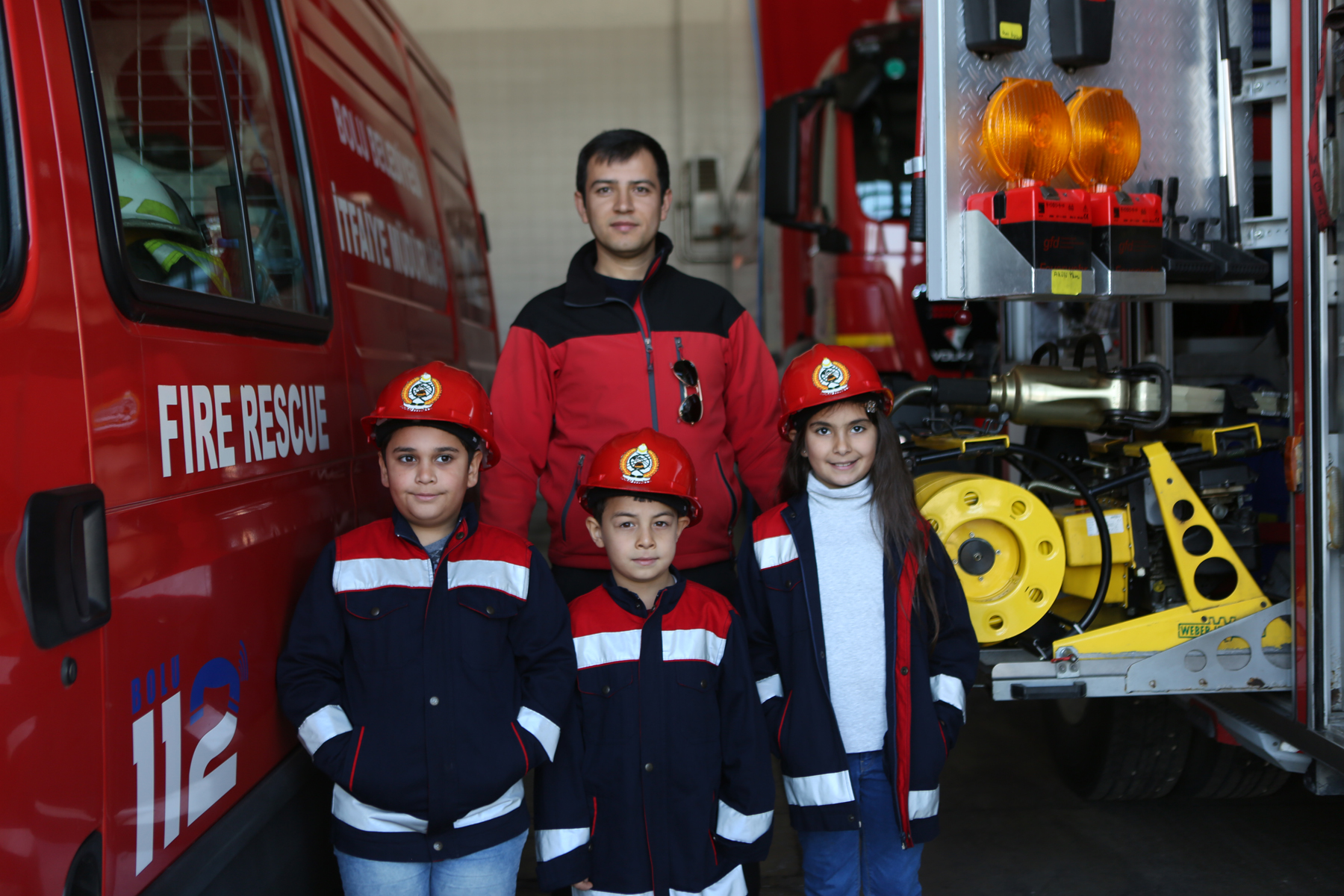 Bolu Belediyesi İtfaiyesi kapılarını öğrencilere açtı