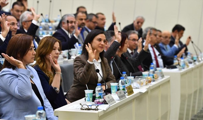İzmir Büyükşehir Belediye Meclisi’nde bütçe onayı