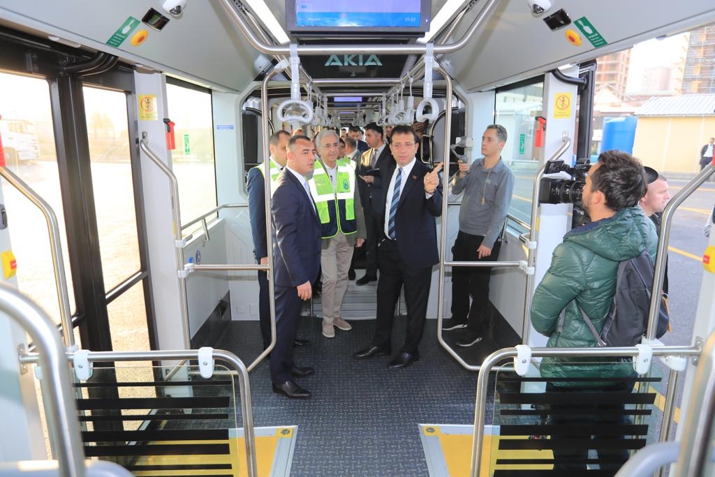 İMAMOĞLU YERLİ ÜRETİM METROBÜSÜN TEST SÜRÜŞÜNE KATILDI