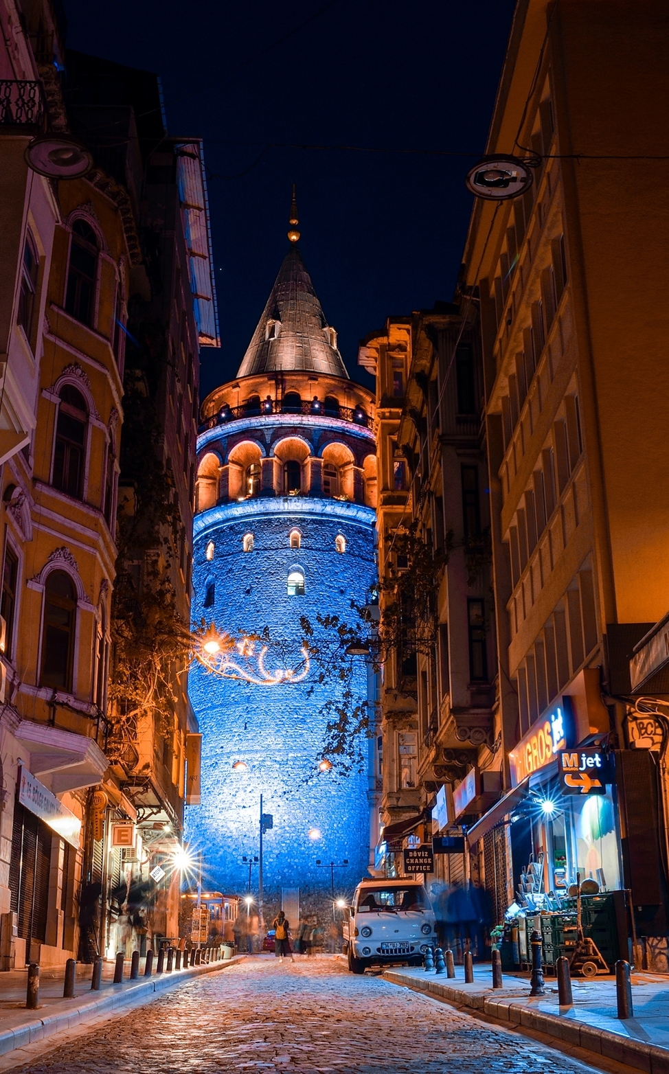 GALATA KULESİ ÇOCUKLAR İÇİN MAVİ RENGE BÜRÜNECEK