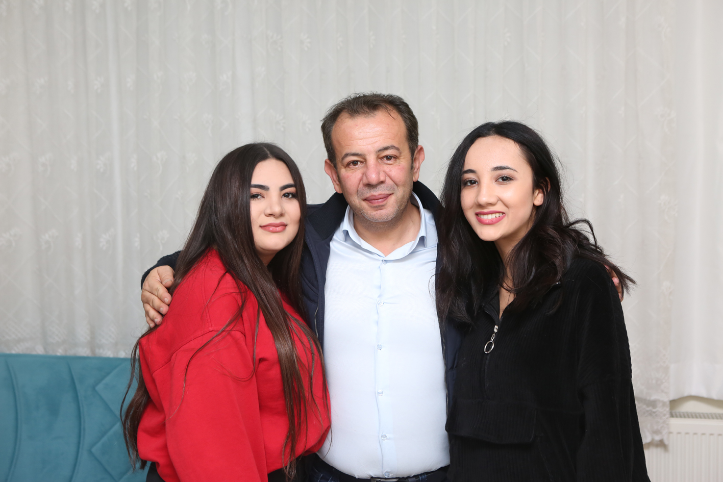 Başkan Özcan’dan ev hanımlarına sürpriz ziyaret