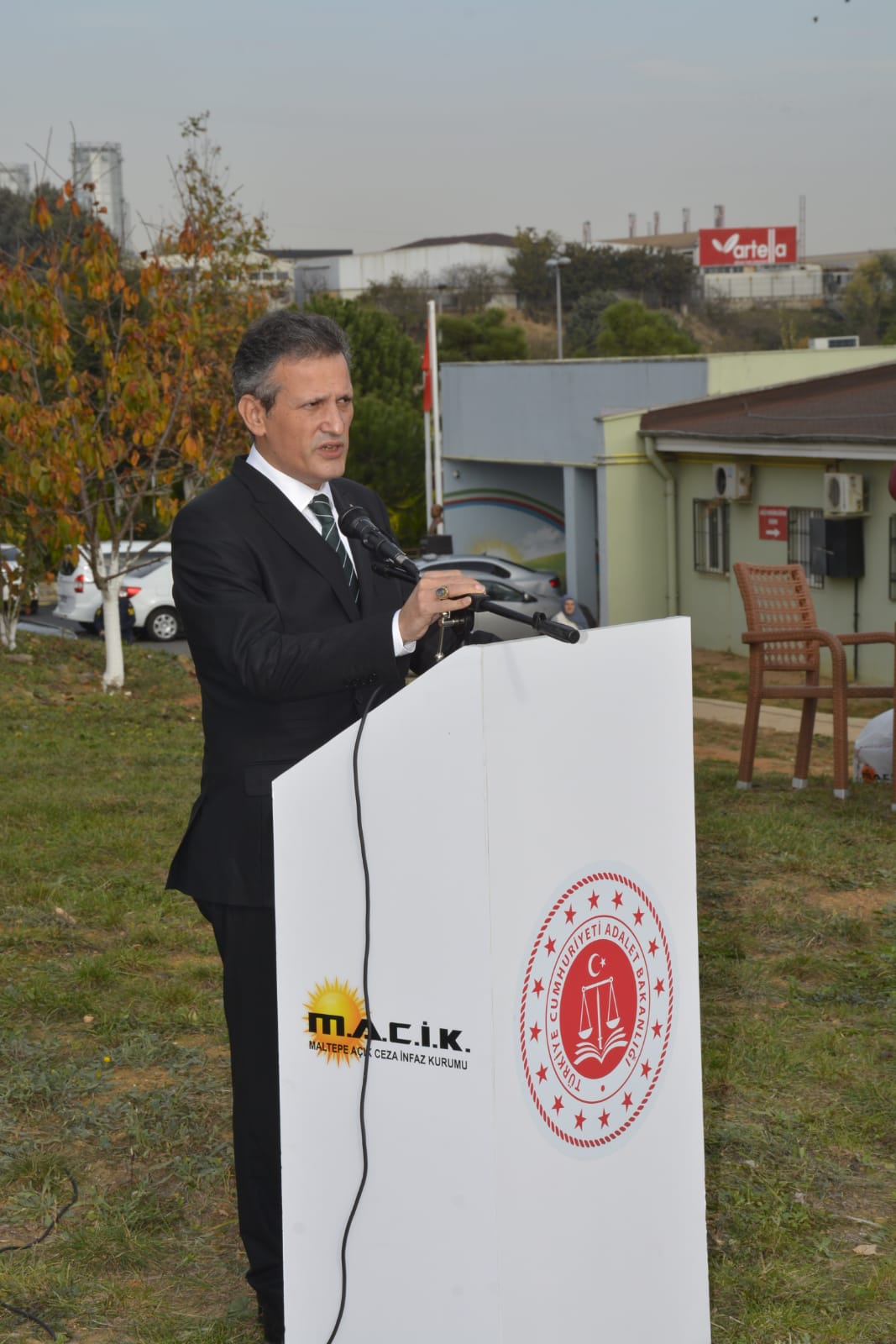 MALTEPE AÇIK CEZAEVİNE BİN FİDAN