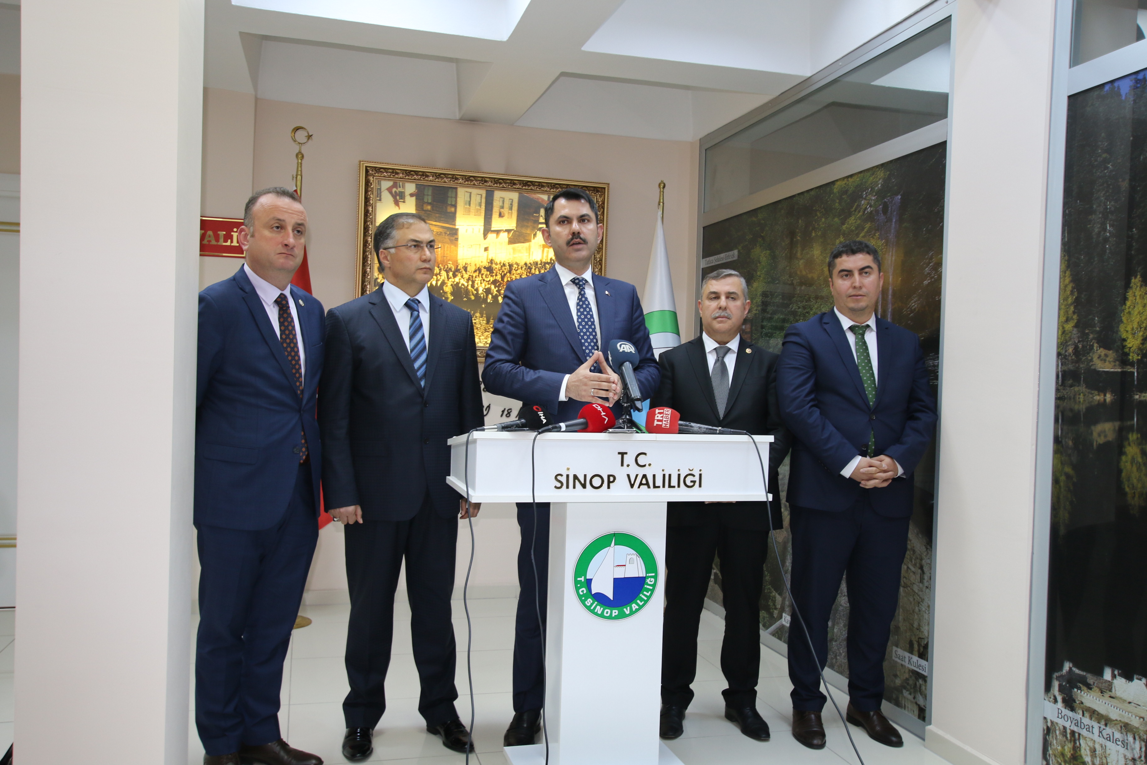 Çevre Ve Şehircilik Bakanı Murat Kurum bir dizi inceleme yapmak ve ziyaretlerde bulunmak üzere Sinop’a geldi