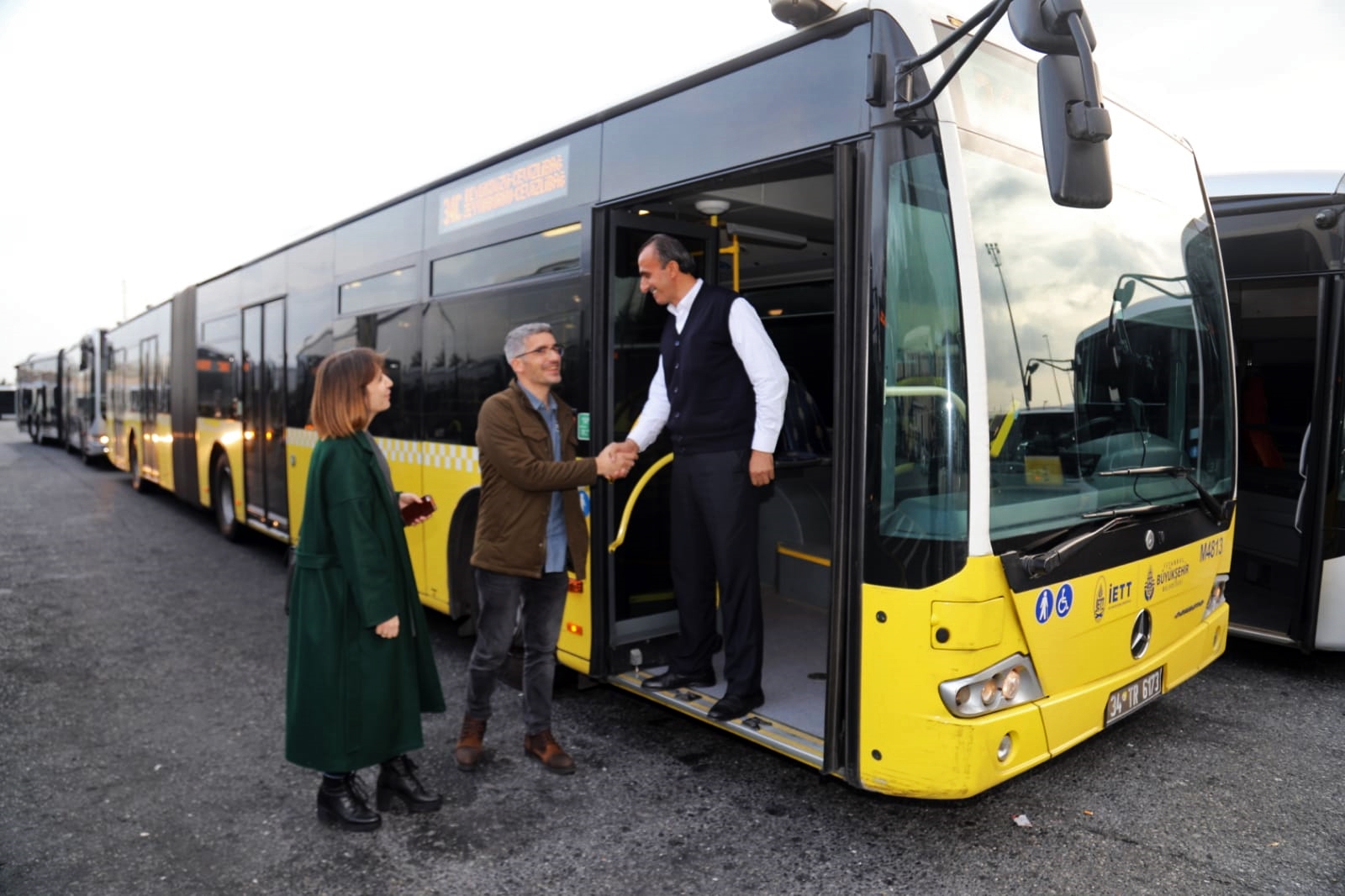 METROBÜS SÜRÜCÜLERİ YOĞUN STRESE NASIL DAYANIYOR?
