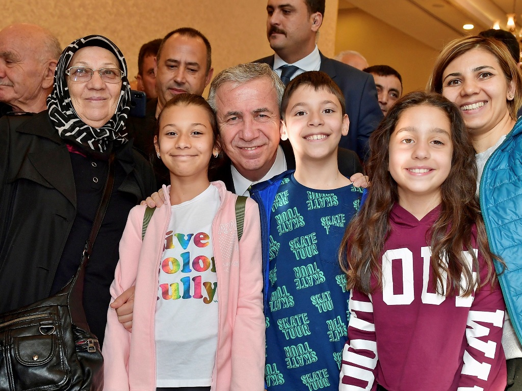 Başkan Yavaş yavaş ilçeleri geziyor