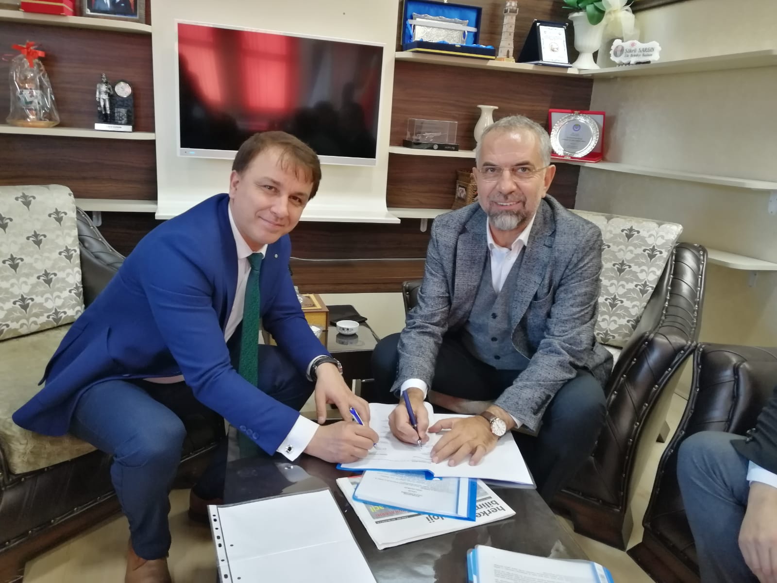 HALKÇI BAŞKAN SARGIN ZİLE BELEDİYESİNDE SÖZLEŞME SEVİNCİ YAŞATTI