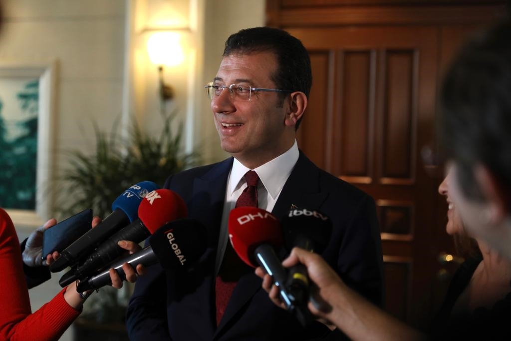 İMAMOĞLU: “BENİ ÇILGIN PROJELER DEĞİL, ÇOCUKLAR İLGİLENDİRİYOR”