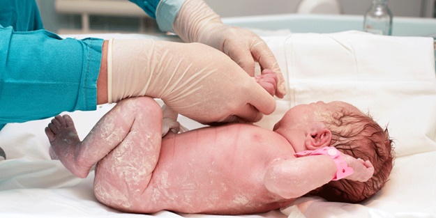 11 yaşındaki kız çocuğu doğum yaptı