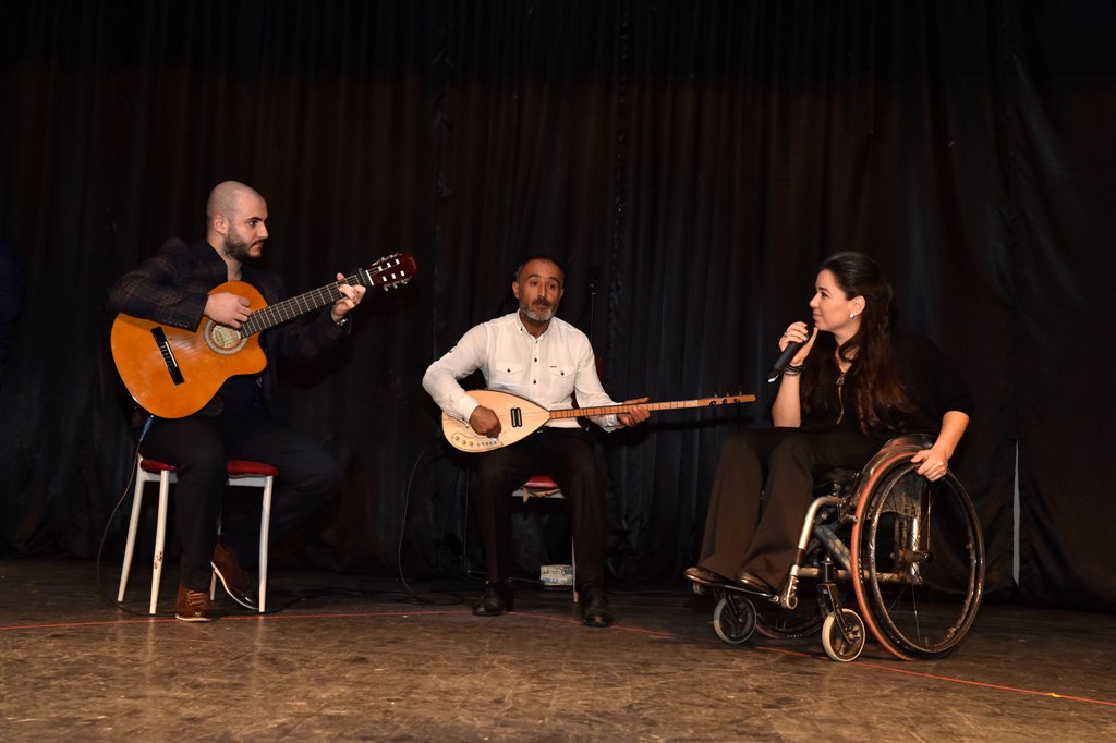 “SEVGİ ENGEL TANIMAZ”