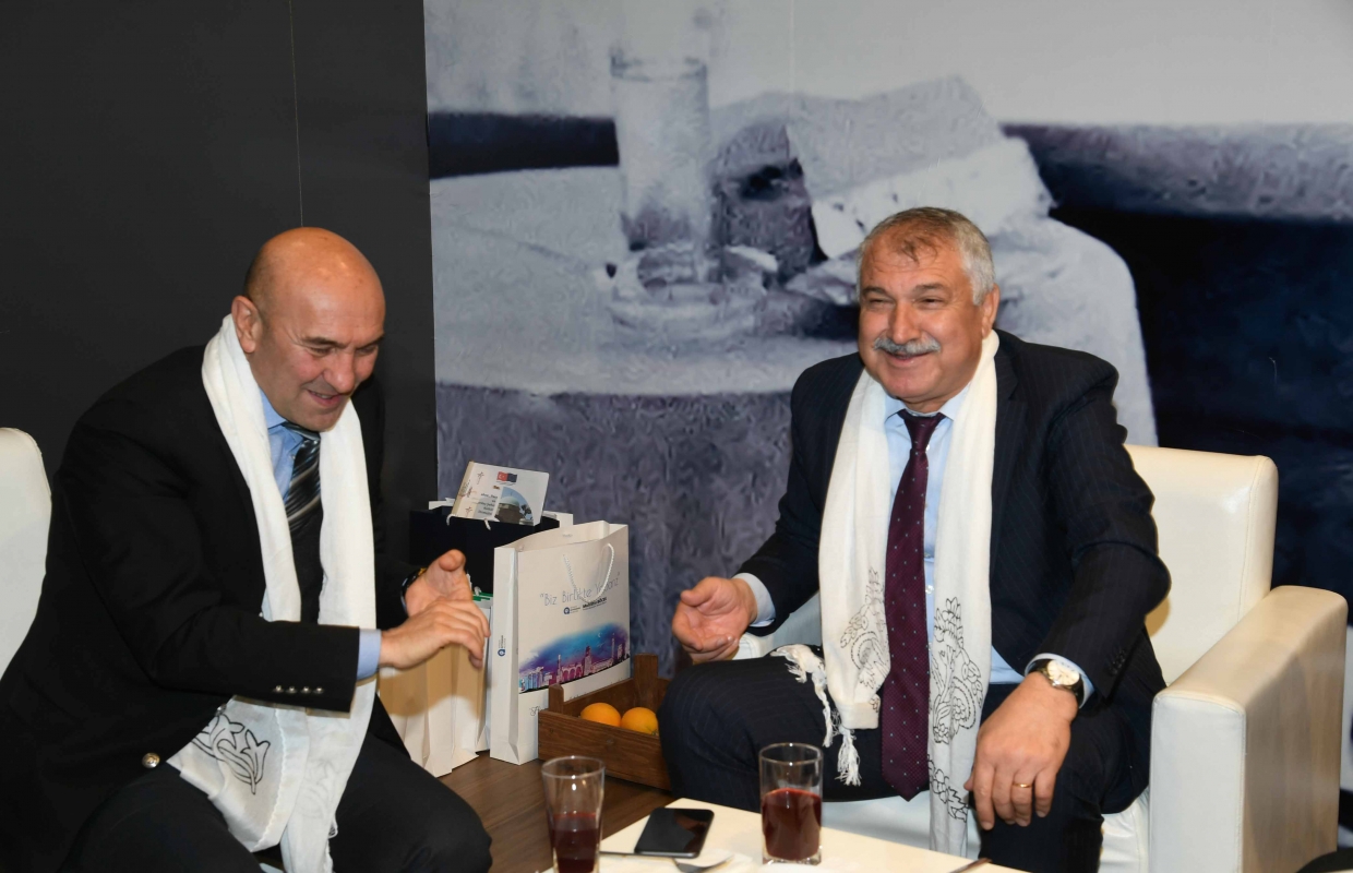 İzmir’de Adana Işıl Işıl Parladı