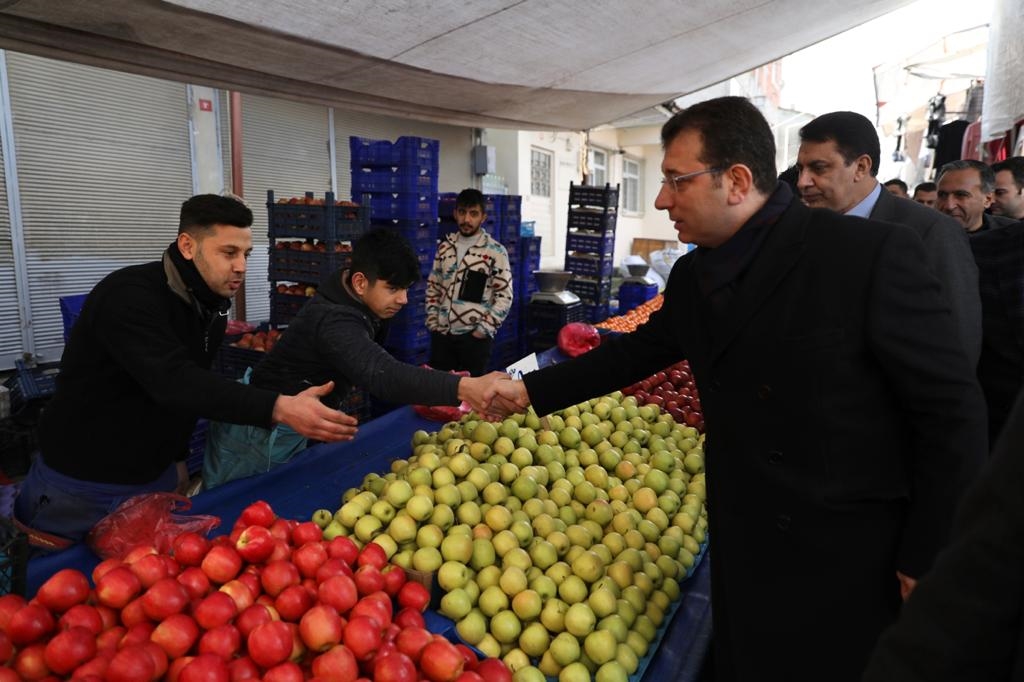 İMAMOĞLU, SULTANBEYLİ PAZARINDA: “ÜLKENİN ÖNCELİKLERİ PAZARLARDA”