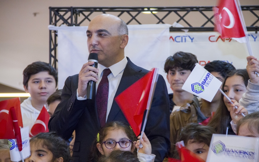 BAKIRKÖY’DE ÇOCUKLAR YENİ YIL DİLEKLERİNE KAVUŞTU