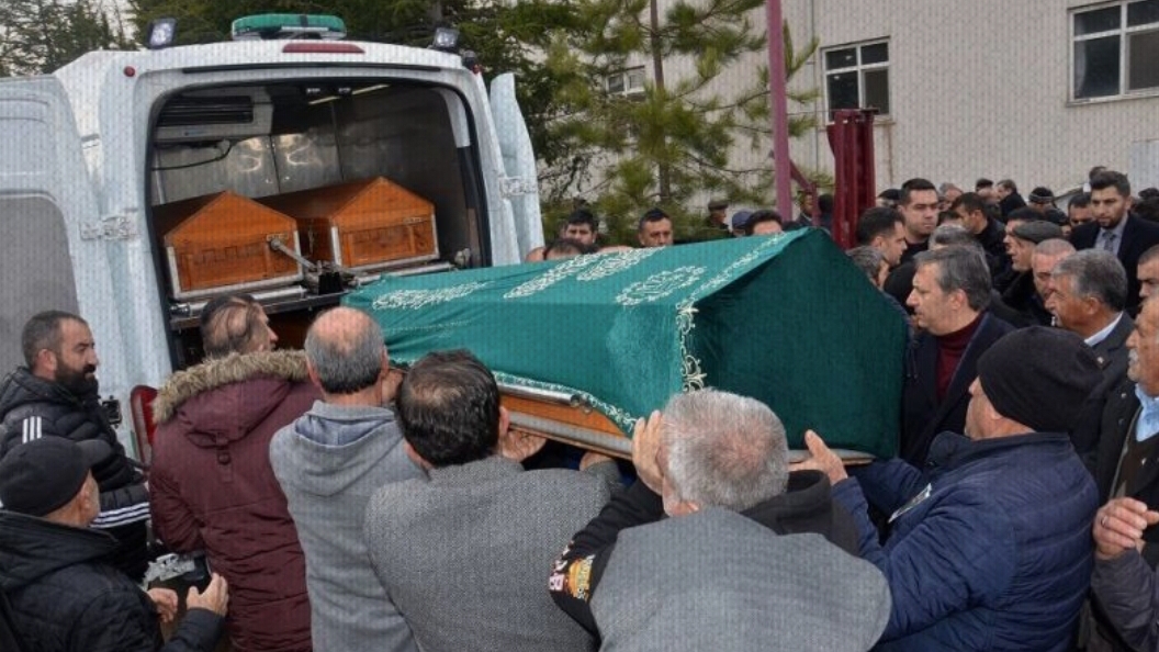 CHP’li Milletvekili Ali Öztunç’un babasının cenazesi Nurhak’ta toprağa verildi