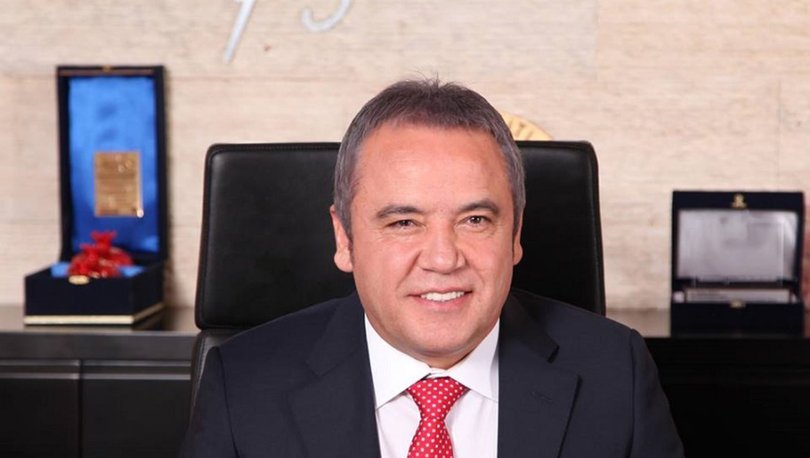 Başkan Böcek’ten Konyaaltı Sahili Açıklaması